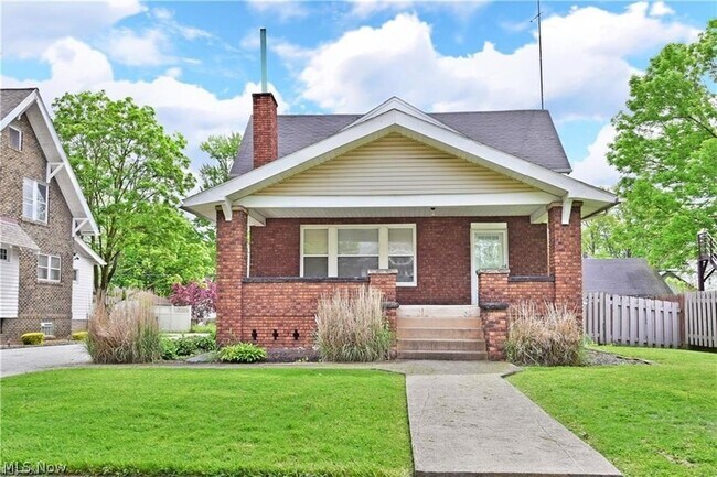 Foto del edificio - 171 Woodbine Ave SE