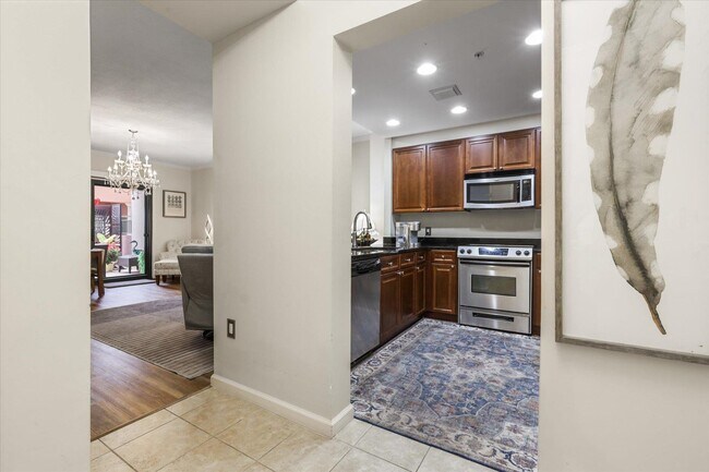 Building Photo - 121 N Monroe St