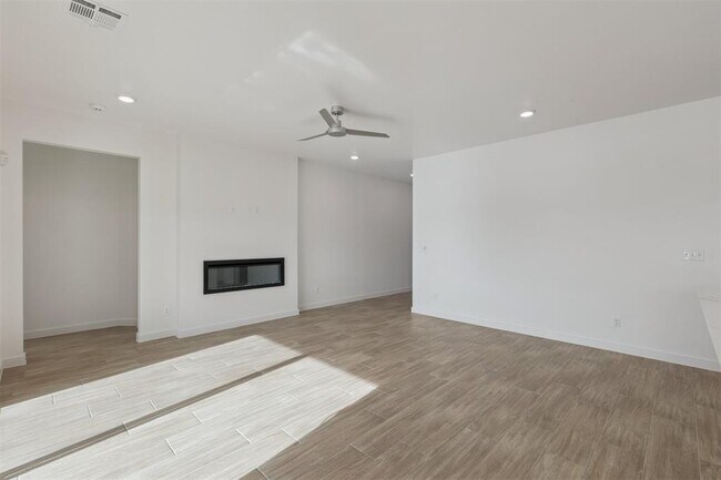 Foto del edificio - 17920 Anthem Blvd