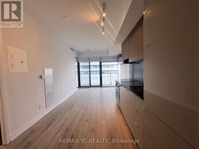 Photo du bâtiment - 161 Roehampton Ave