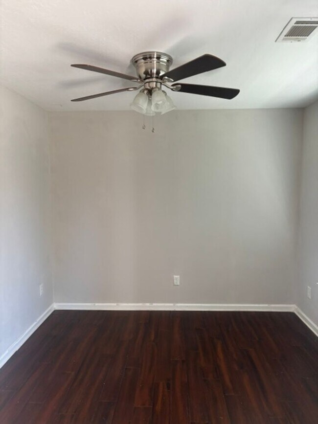 Foto del edificio - 5036 Reynolds Way
