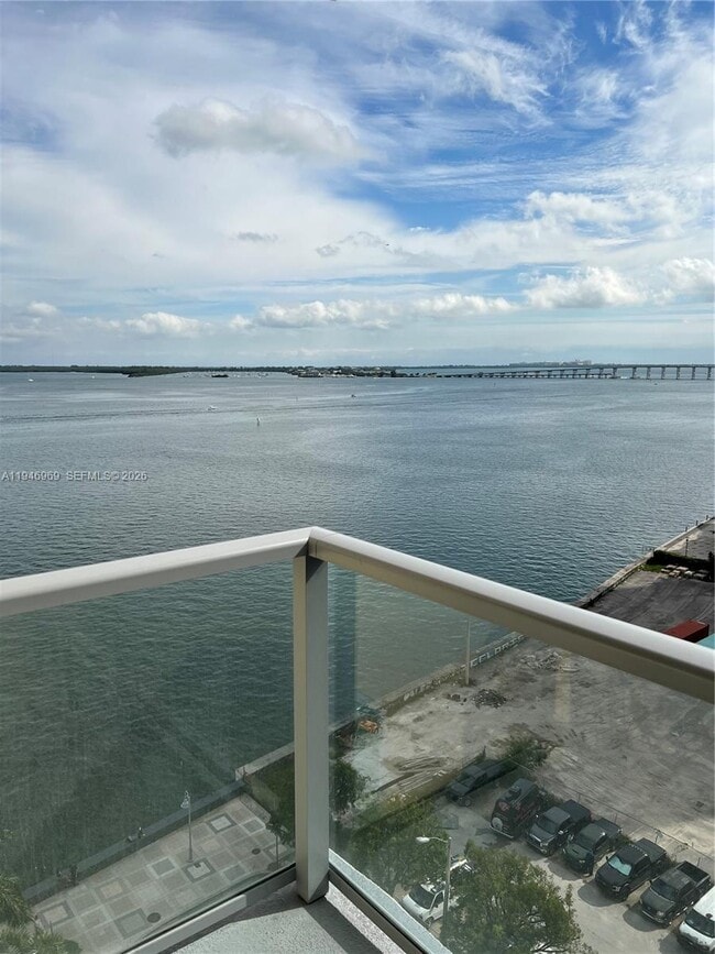 Building Photo - 1155 Brickell Bay Dr