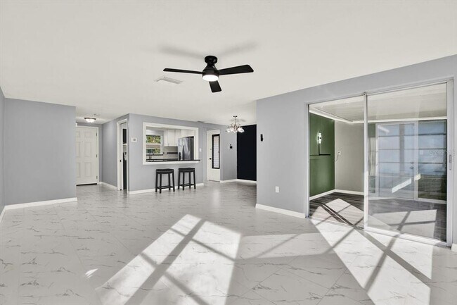 Foto del edificio - 7902 Canna Dr