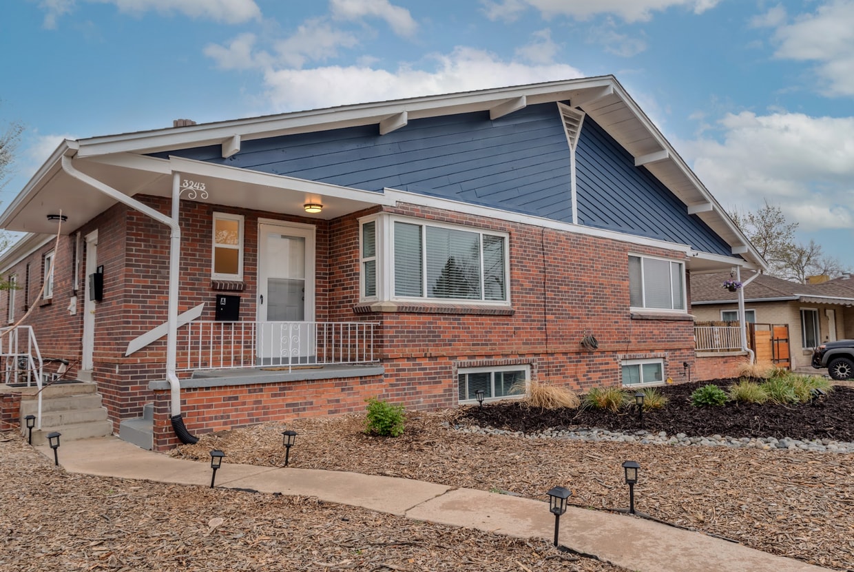 Primary Photo - Spacious Updated Unit of Quadplex Availabl...