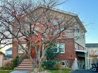 Building Photo - 98 Charger St