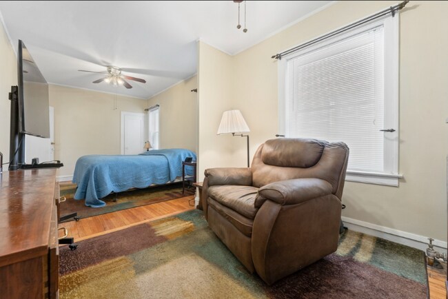 Foto del edificio - 7414 S Prairie Ave