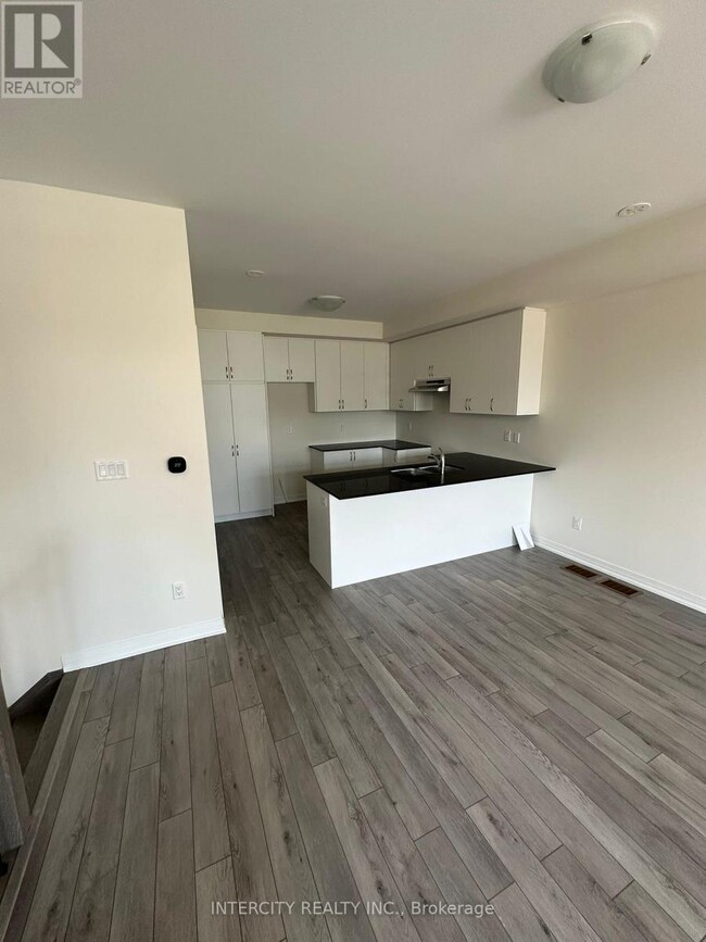 Photo du bâtiment - 23 Bluebird Ln