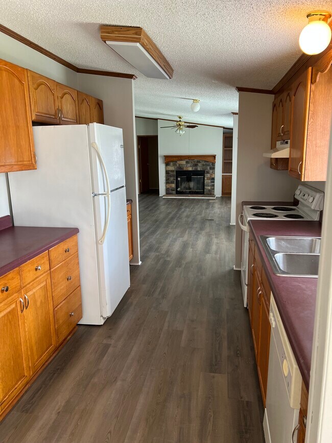 Kitchen - 1881 Vista Rd