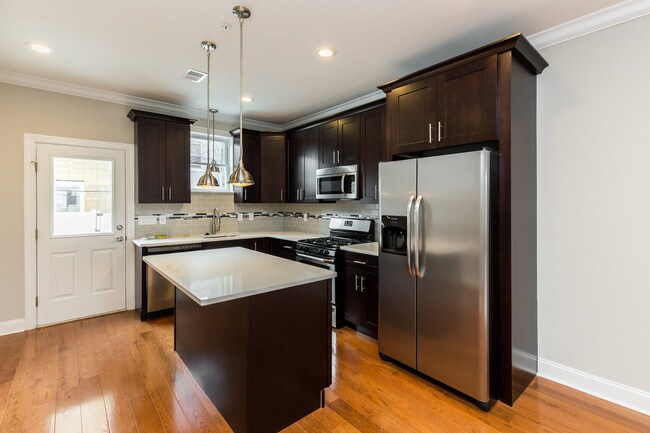 Building Photo - 2040 Reed St