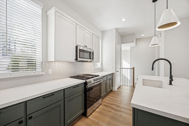 Foto del edificio - 520 Janisch Rd