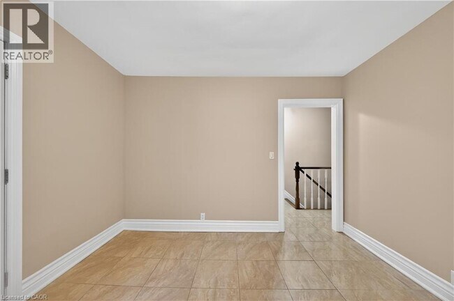 Building Photo - 17 Sanford Ave S