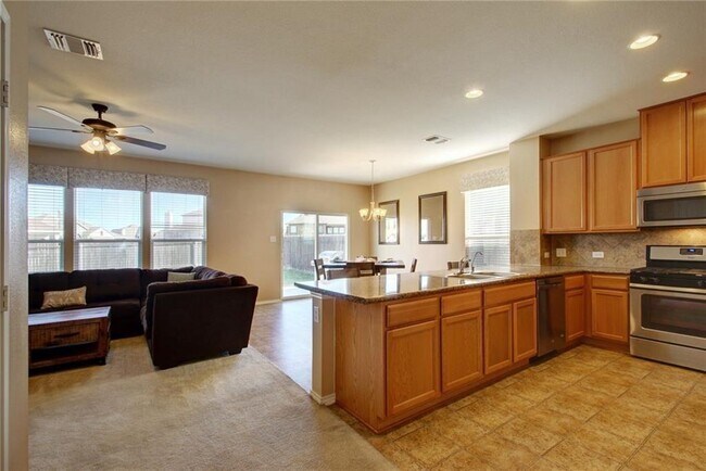 Building Photo - 5820 Sardinia Dr