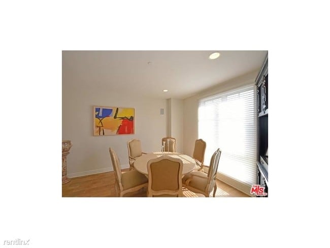 Building Photo - 430 N Oakhurst Dr