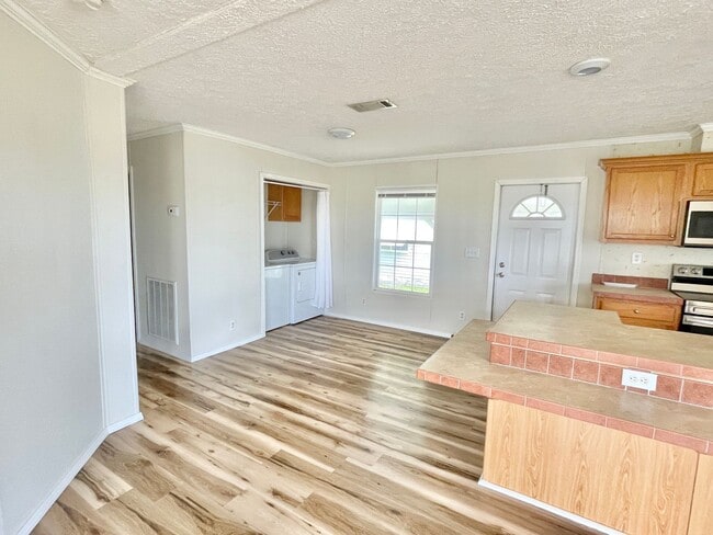 Foto del edificio - Lovely 2 bedroom 2 bath Annual Rental  hom...