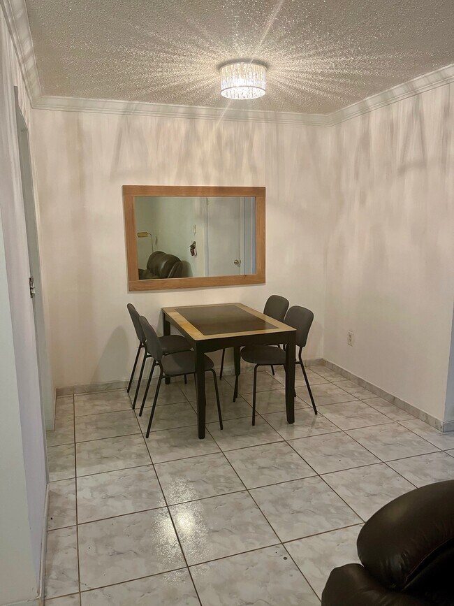 Foto del edificio - 17001 NE 13th Ave