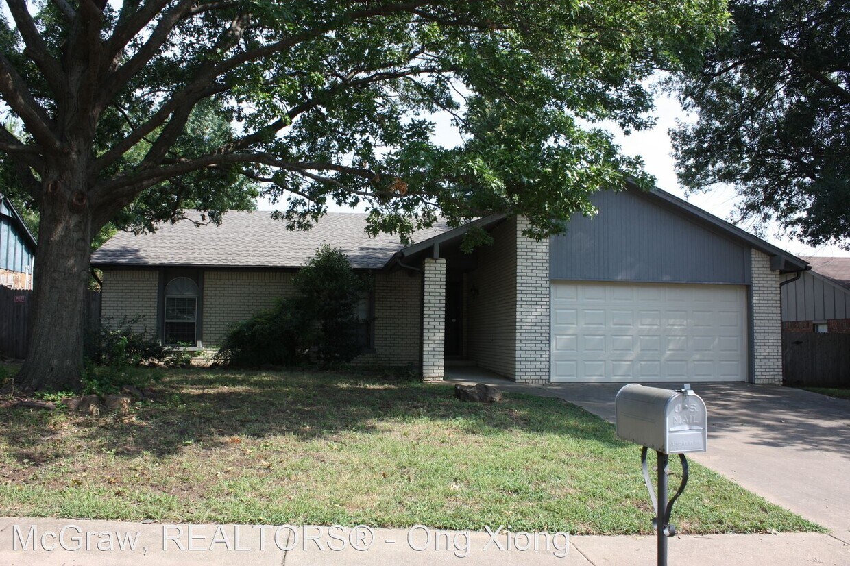 Primary Photo - 3 br, 2 bath House - 12134 E 37th St