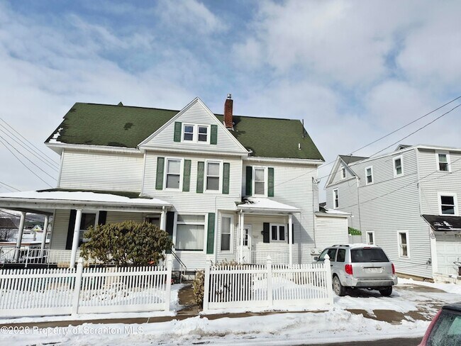 Foto del edificio - 109 Salem Ave