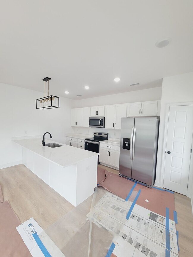 Foto del edificio - Beautiful new built three-bedroom, two-bat...