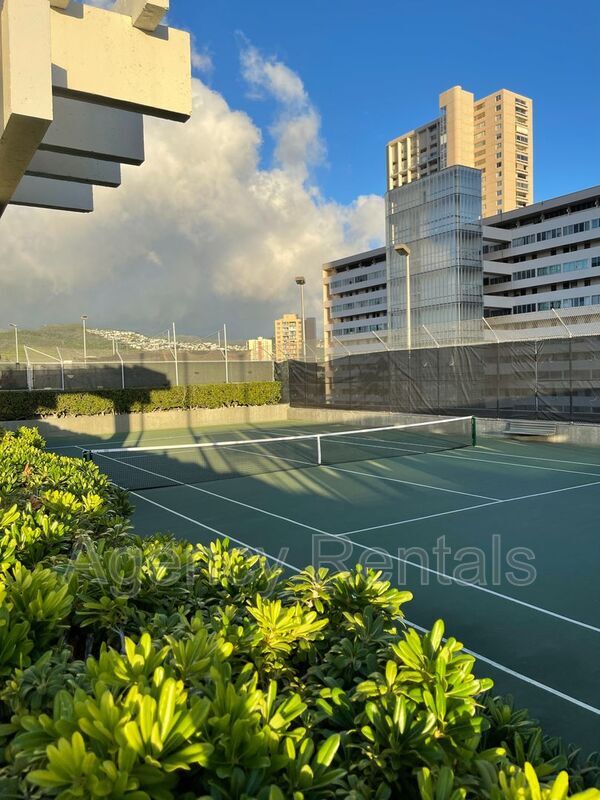 Foto del edificio - 2333 Kapiolani Blvd