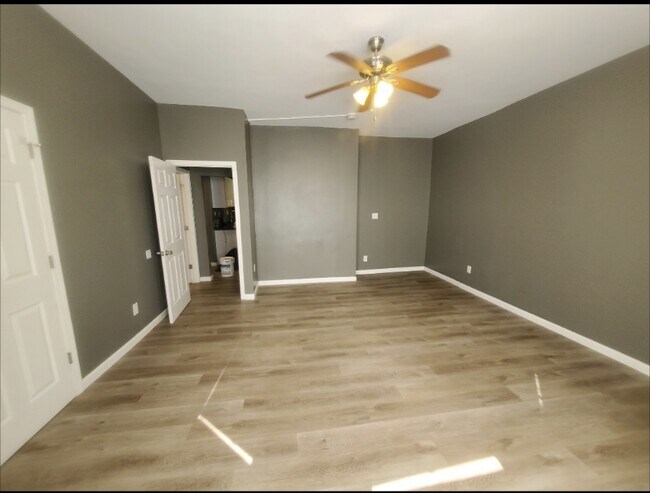 Building Photo - 288 Mcgregor Ave