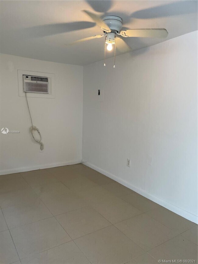 Foto del edificio - 550 NW 30th St