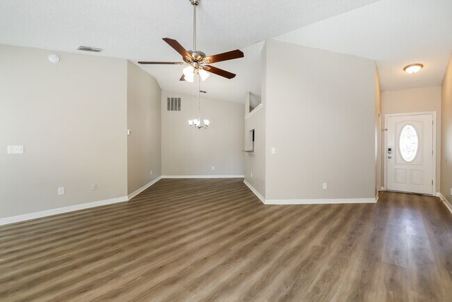 Foto del edificio - 8405 Rockridge Ct