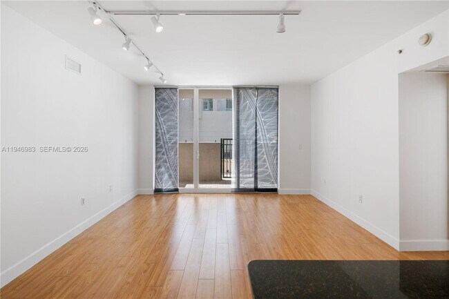 Foto del edificio - 4100 Salzedo St