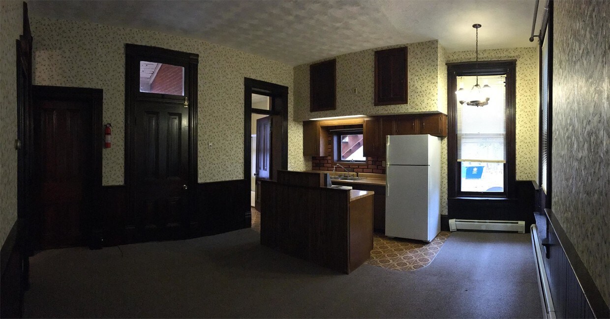 Primary Photo - 889 N Market St