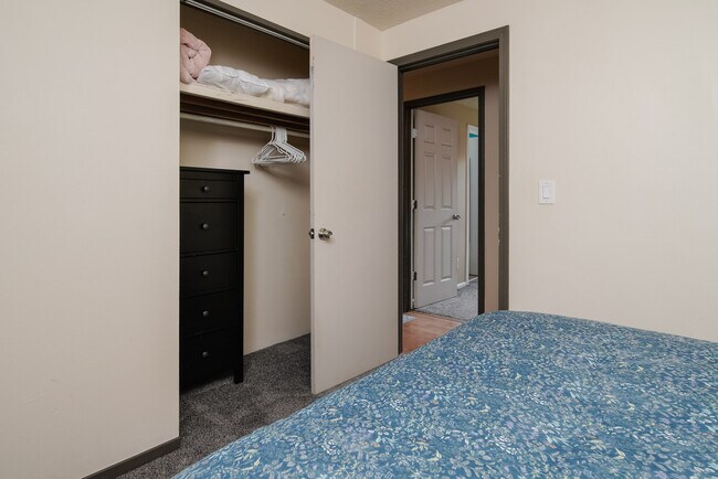 Building Photo - 312 S Nebraska St