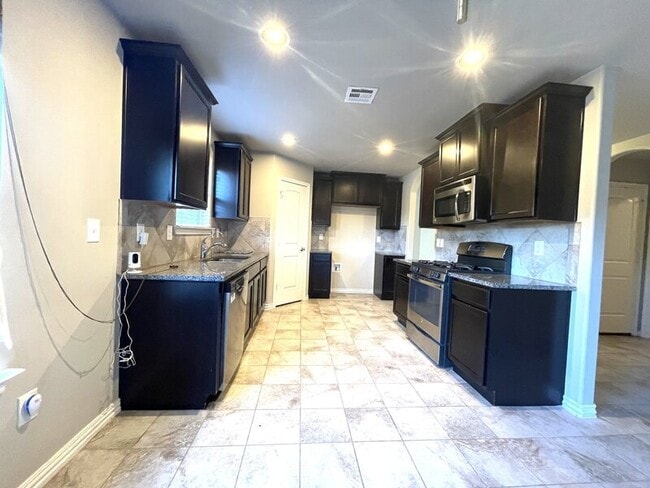 Building Photo - 14833 Gravity Falls Ln