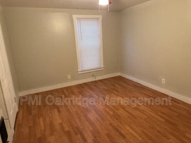 Foto del edificio - 229 1/2 S Wayne St