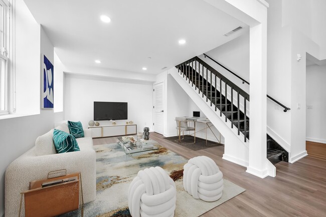 Foto del edificio - 315 Railroad Ave