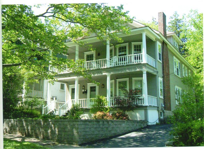 Vista frontal desde la calle - 543 Clarendon St