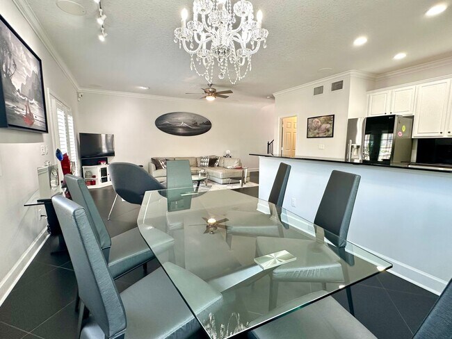Foto del edificio - Bright, breezy & convenient: Your wew St. ...