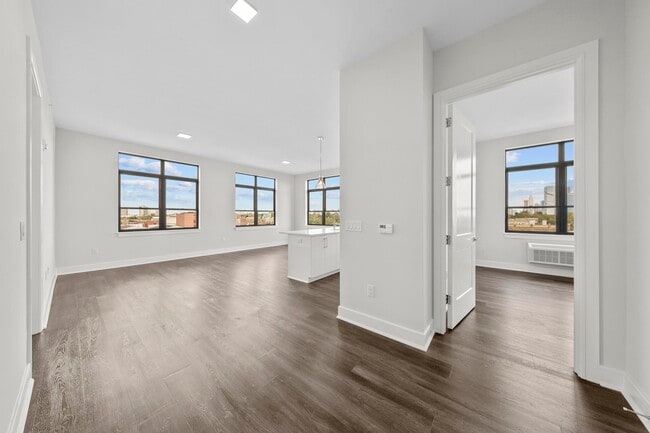 Building Photo - 121 34th St