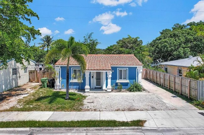 Foto del edificio - 1328 N Andrews Ave