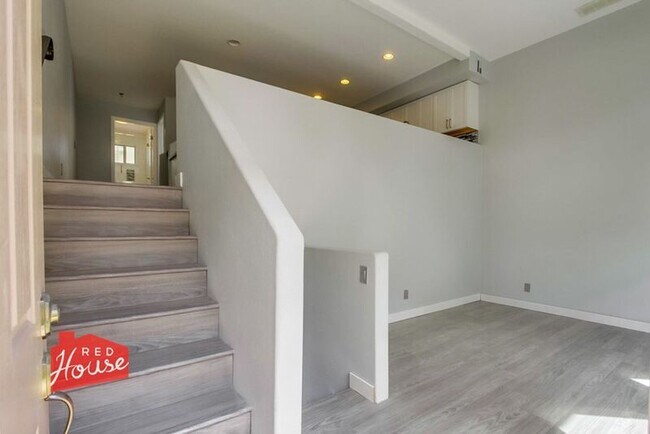 Foto del edificio - 3967 Lamont St