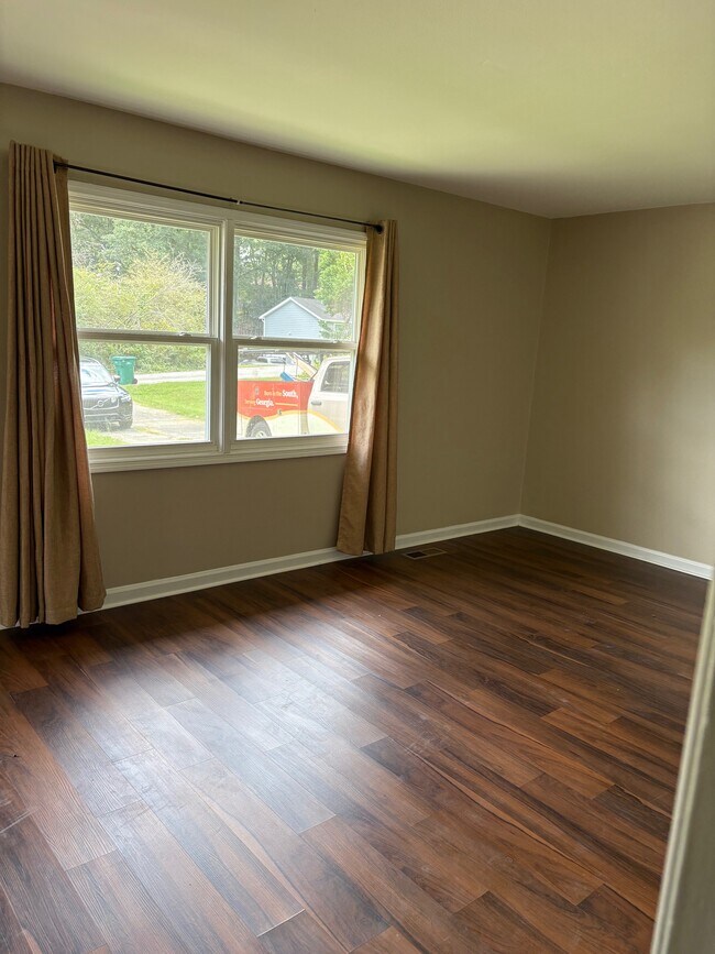 Foto del edificio - 108 Woodglen Ct