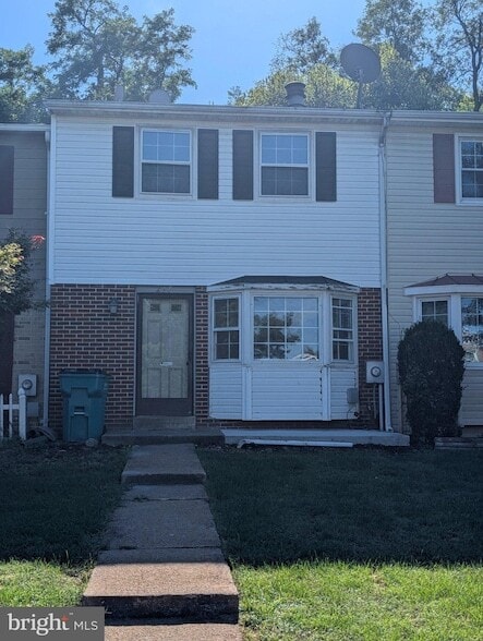 Building Photo - 215 Queen Annes Ct