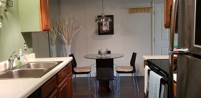 Photo - 11140 Stratford Dr Apartment