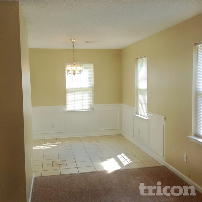 Building Photo - 6951 Silver Garden Ln