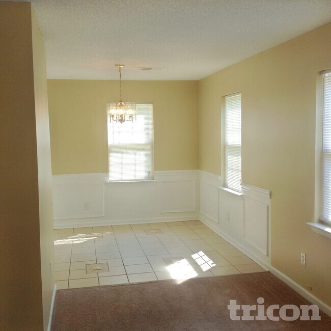 Foto del edificio - 6951 Silver Garden Ln