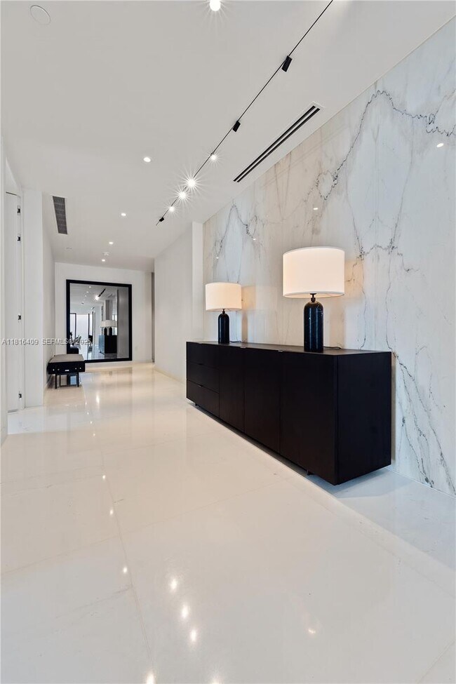 Foto del edificio - 300 Biscayne Blvd Way