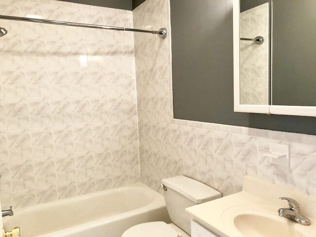 Photo - 505 Monroe St House