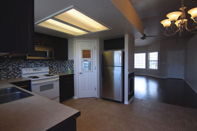 Foto del edificio - Updated Home in Rosecreek Subdivision