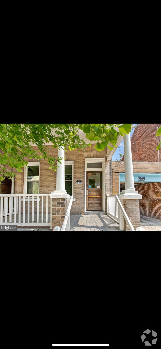 Building Photo - 426 W Vine St