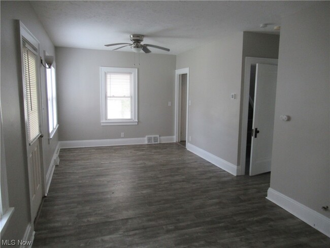 Building Photo - 75 Dewhurst Ave