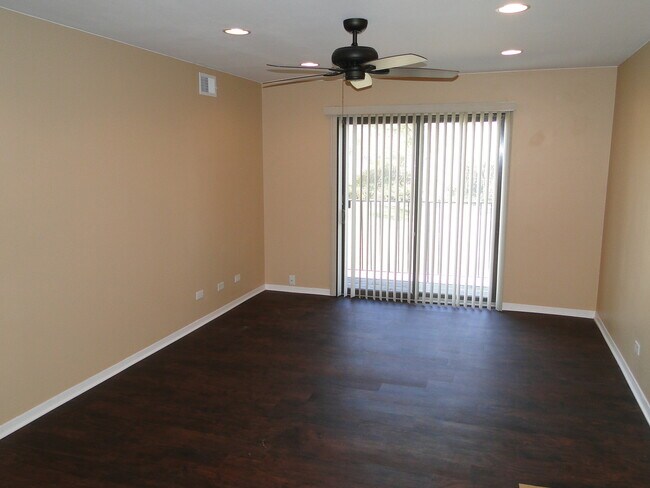 Building Photo - 1111 Elizabeth Ct