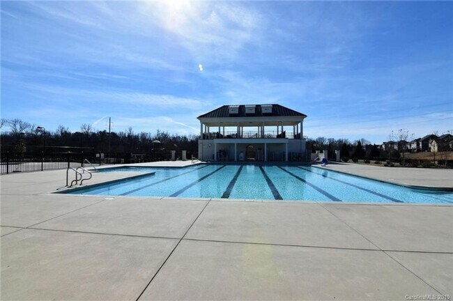 Building Photo - 12832 Flagstone Dr