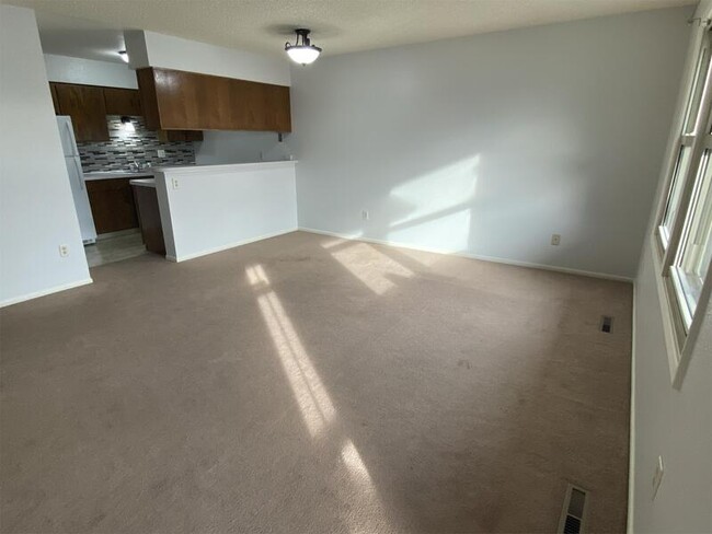 Building Photo - 1502 Trent Ct